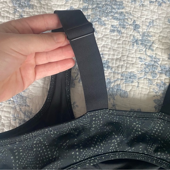 Varley Edris Gray Scoop Neck Sports Bra Size Large - Picture 8 of 10